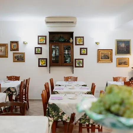 Hotel Villa Verde מלון 3*