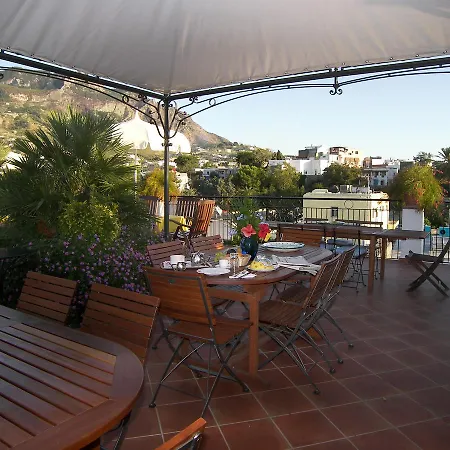 Hotel Villa Verde מלון 3*