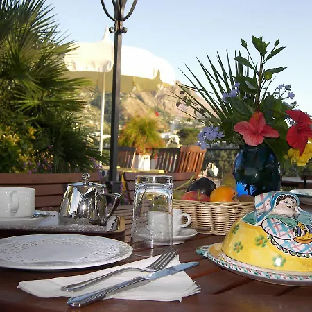 מלון Hotel Villa Verde 3*